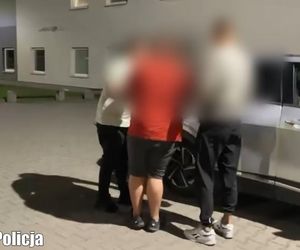 Wyjątkowo kreatywny złodziej. Żeby okradać ciężarówki, przebierał się za... ducha!