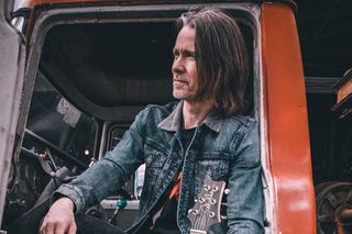 Myles Kennedy potwierdza, że kolejna płyta ze Slashem jest w drodze. Bardzo podoba mi się to, co słyszę