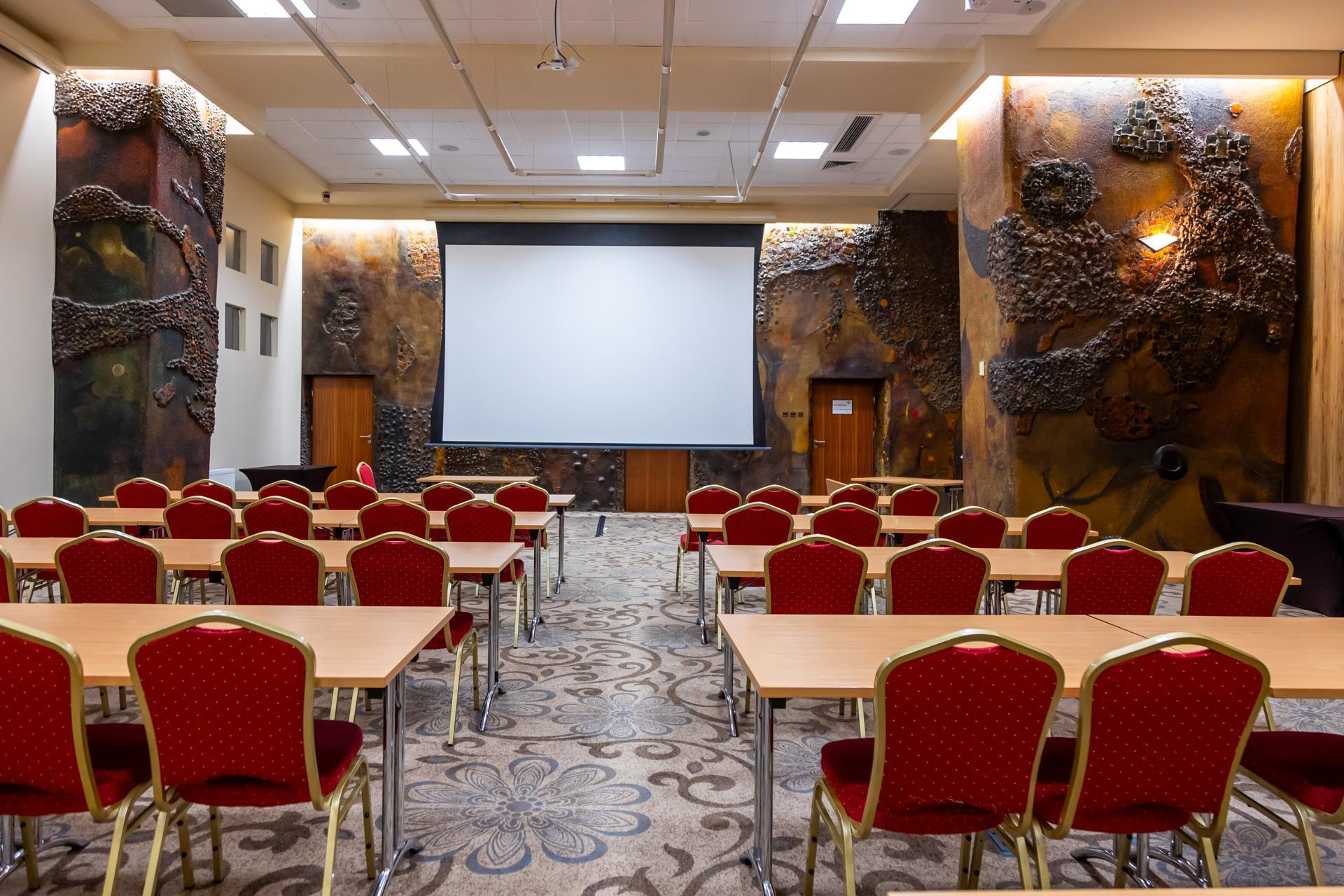 Mozaiki Rechowiczów w warszawskim Domu Chłopa - zobacz zdjęcia. Dziś mieści się tu Hotel Gromada