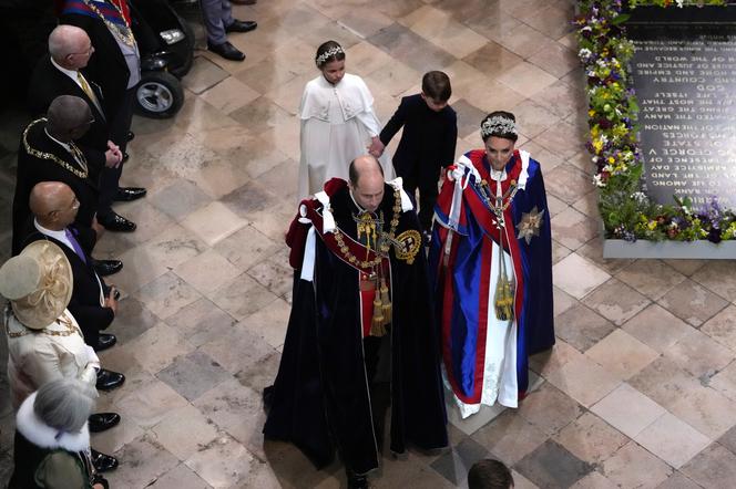 Księżniczka Charlotte i książę Louis na koronacji króla Karola III