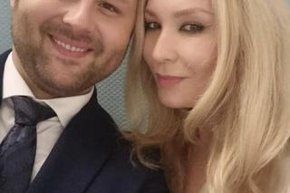 Barwy szczęścia na planie. Klemens (Sebastian Perdek), Karolina (Marta Dąbrowska)