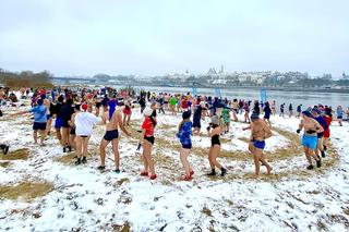 Warszawa morsuje! Gdzie i jak wchodzić do lodowatej wody? 