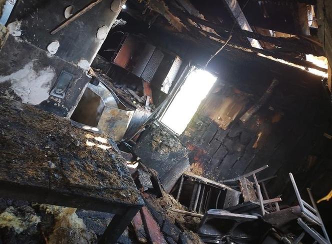 Rodzina z trójką dzieci straciła w pożarze dom