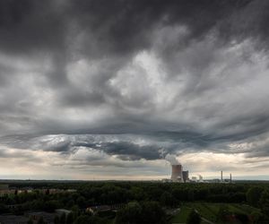 Niebo nad Jaworznem jak portal do innego świata. Apokaliptyczne zdjęcia Włodzimierza Bubaka