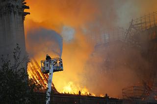 Pożar katedry Notre Dame. Śledczy nieoficjalnie zdradza przyczynę pożaru
