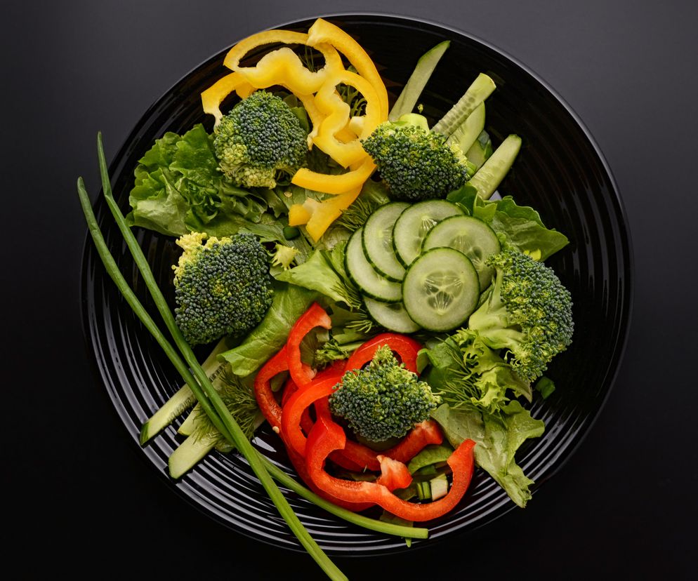 Prosta surówka z brokułów - samo zdrowie na talerzu!