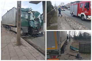 Tragiczny wypadek w Suchowoli. Ciężarówka ścięła słupy. Kierowca zginął [ZDJĘCIA]