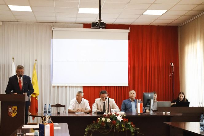 Powiat makowski ma... nowego króla. Radni intronizowali Jezusa. "Zawierzamy mu nasze codzienne sprawy"
