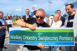 Plac WOŚP już oficjalnie! Jurek Owsiak odsłonił tablicę na Łasztowni