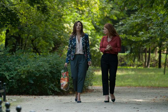 "Pierwsza miłość" Teresa Żukowska (Ewa Skibińska), Kinga Żukowska (Aleksandra Zienkiewicz)