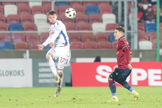 Orkiestra górnicza zagrała jak za dawnych lat, Górnik Zabrze również. Lech Poznań na kolanach