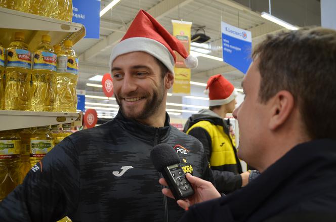 Siatkarscy mistrzowie świata ruszyli na niecodzienne zakupy! Zobacz CO WRZUCILI do koszyka 