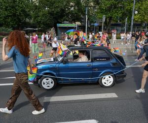 „Czas na równość jest teraz”. Ulicami Warszawy przeszła Parada Równości [GALERIA]