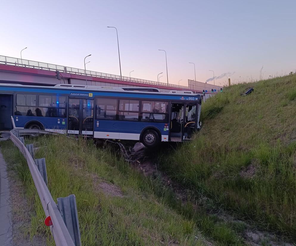 Kraksa autobusów w Nowej Hucie. Nie żyje 61-letni kierowca MPK