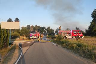 Gaszenie przez strażaków pożaru Baru Letniego