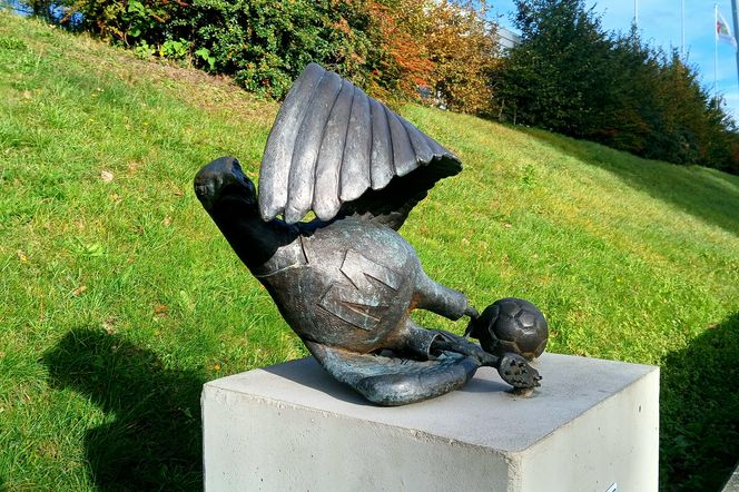 Rzeźby "Marianów" w Kołobrzegu