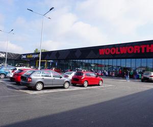 Tłumy na otwarciu Woolworth w Katowicach