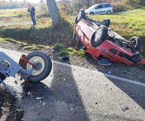 Samoklęski. Zderzenie fiata z ciągnikiem rolniczym [GALERIA]