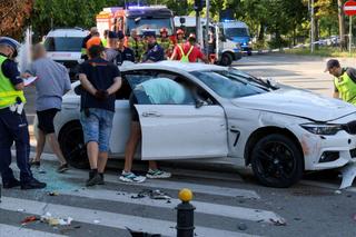 Auto dachowało i wpadło w pieszych na Mokotowie. Prokuratura zapowiada czynności