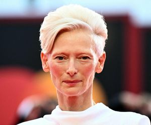 „Byłam na 43 pogrzebach” - Tilda Swinton wraca do najtrudniejszego czasu swojego życia