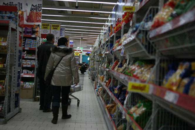 W Krakowie otwarto nowy supermarket. Będą duże promocje dla klientów