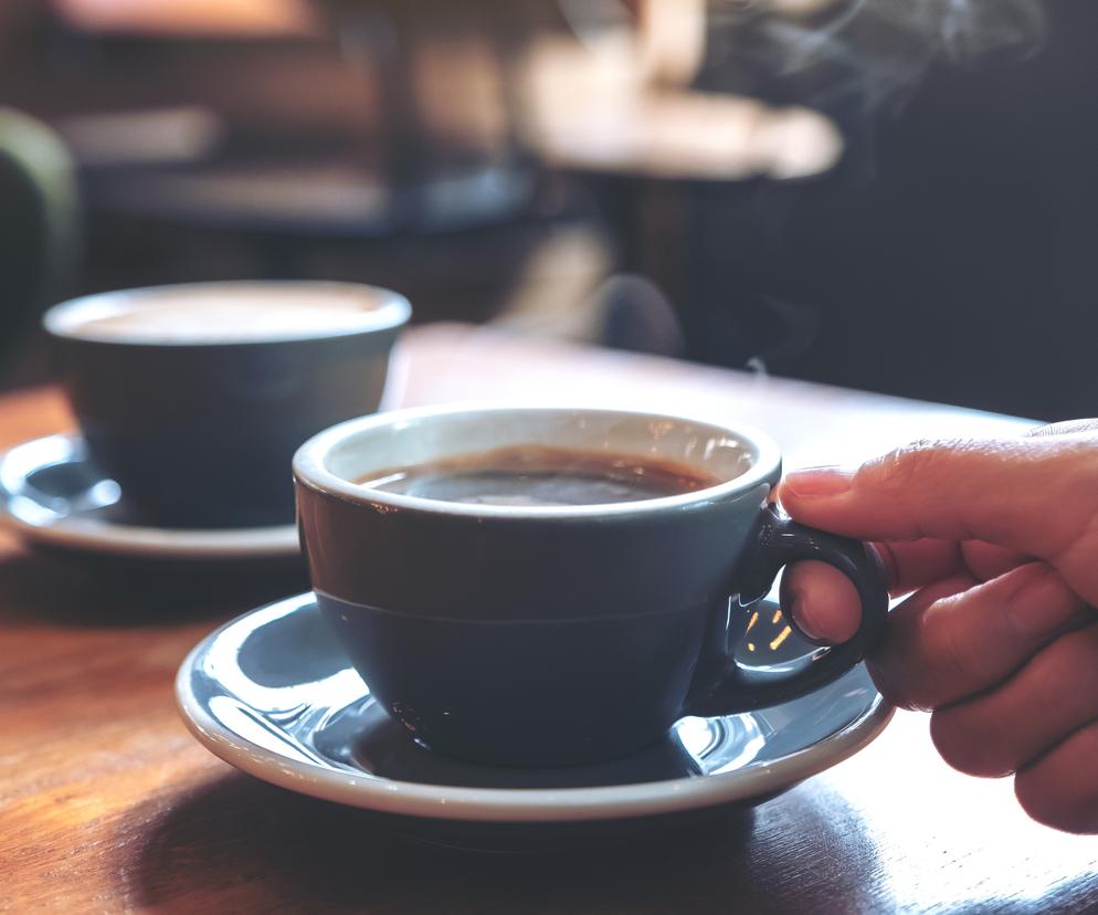 Jeśli lubisz gorącą kawę, musisz uważać. Wykazano, że ma związek z rozwojem raka