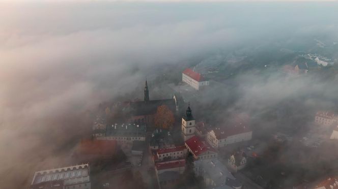 Sandomierz w jesiennej szacie z lotu ptaka