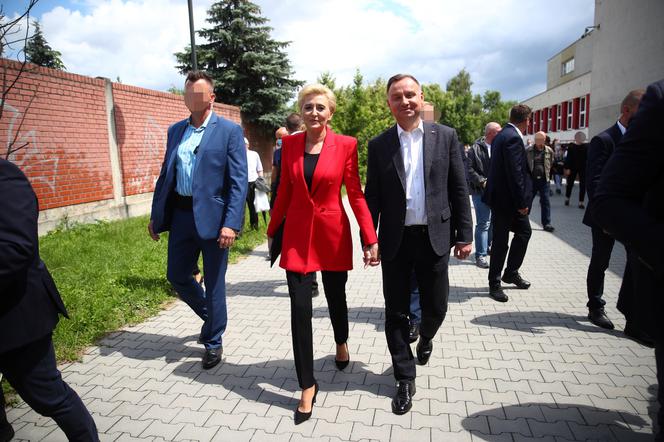 Wybory 2020. Para prezydencka razem z córką oddali głosy w drugiej turze