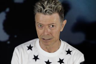 Kupił płytę polskiego chóru w Warszawie. Tak powstał jego najmroczniejszy utwór!