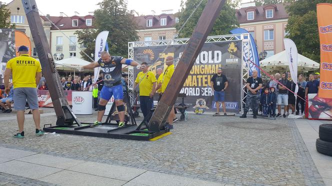 Ogromne ciężary i widowiskowe konkurencje. Mistrzostwa Polski Strongman w Parach w Białymstoku [WIDEO]