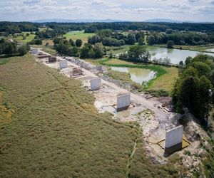 Gigantyczna inwestycja PKP w Zebrzydowicach. Pociągi pojadą szybciej po 600-metrowym moście