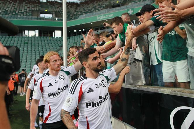 Legia z hukiem rusza po tytuł. Warszawski klub z wielką pompą zaprezentował kadrę na nowy sezon