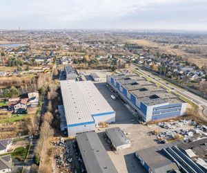 Biurowiec i magazyny wystawione na sprzedaż przez skarbówkę w Częstochowie. Kupisz je za drobniaki