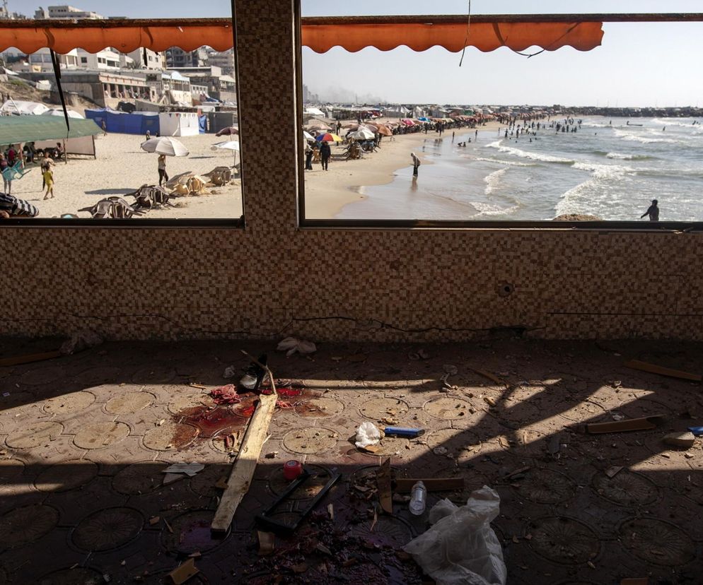 Strefa Gazy/ 74 zabitych w atakach Izraela, z czego 30 w nalocie na nadmorską kawiarnię.
