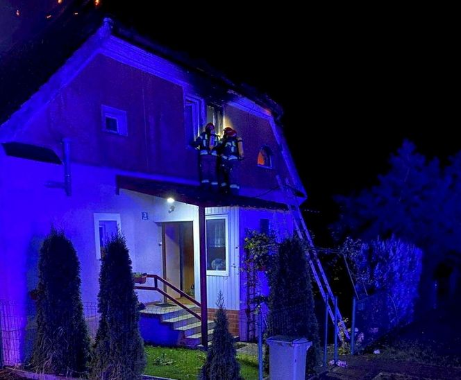 Tragedia pod Kętrzynem. 13-latka i mężczyzna zginęli w pożarze domu