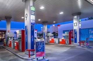 Pierwsza taka sytuacja na stacjach paliw od roku. Ile zapłacimy za benzynę, diesla i LPG na koniec maja 2025?