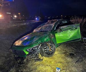 Mercedes AMG rozbił się pod Kutnem! Auto kosztuje milion złotych