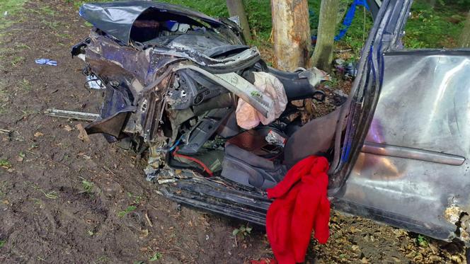 Niespokojna noc na gdańskich drogach. Dwa wypadki i uwięzieni ludzie w samochodach