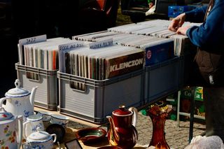 Pierwsza w tym roku Giełda Staroci we Wrocławiu już w ten weekend. Zobacz, jakie skarby można tu znaleźć