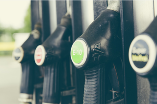 Obniżka cen paliw tylko chwilowa? Niepokojące doniesienia