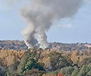 Łódź. Ogromny pożar garażu. Spłonęło kilkanaście pojazdów [ZDJĘCIA].