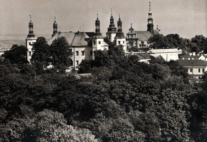 Pałac Biskupów Krakowskich w Kielcach na archiwalnych zdjęciach