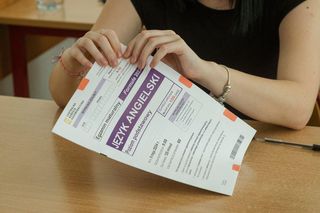 Matura 2025 z angielskiego: Przykładowy list, rozprawka, artykuł. Poziom rozszerzony [MATURA 2025]
