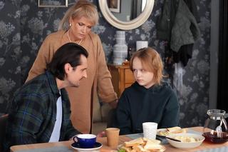 Barwy szczęścia odc. 3008: Herman (Maciej Raniszewski), Emilka (Jessica Frankiewicz), Małgorzata (Adrianna Biedrzyńska)