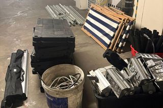 Złodziej grasował w hotelu. Jego łupem padły m.in. leżaki