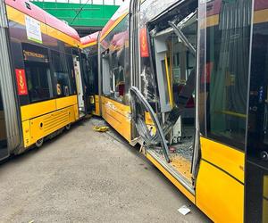 Totalna demolka na Bielanach. Roztrzaskane tramwaje i wielu rannych! Trzy osoby trafiły do szpitala