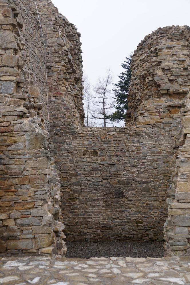 W Małopolsce powstaje nowa atrakcja turystyczna. Trwa odbudowa średniowiecznego zamku 
