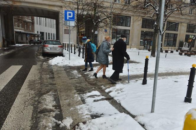 Potężna śnieżyca zasypała Warszawę