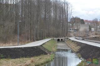 Nowy park w Olsztynie. Są ławeczki, miejsca do grillowania, plac zabaw [ZDJĘCIA]