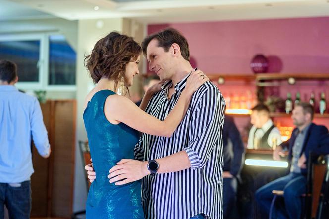 Na Wspólnej, odc. 3549: Marta (Joanna Jabłczyńska), Fabian (Jacek Knap)